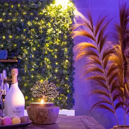 Le Bois Boheme- Suite & Spa Privatif نيم المظهر الخارجي الصورة