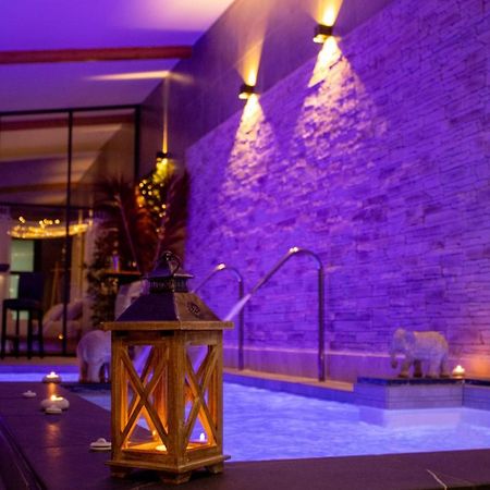 Le Bois Boheme- Suite & Spa Privatif نيم المظهر الخارجي الصورة