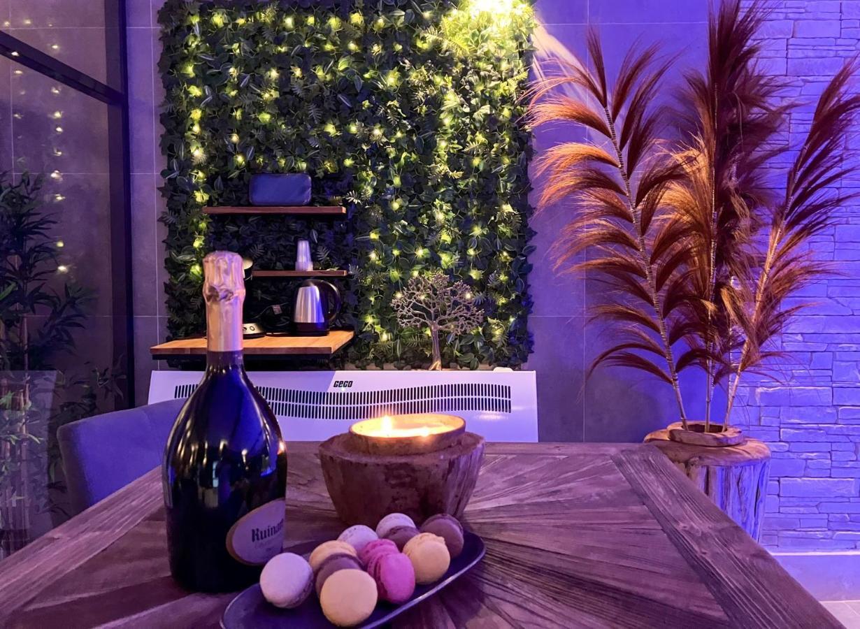 Le Bois Boheme- Suite & Spa Privatif نيم المظهر الخارجي الصورة